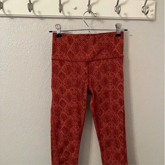 Athleta Ultimate Stash Pocket Snake 7/8 Tight - Picture 4 of 8